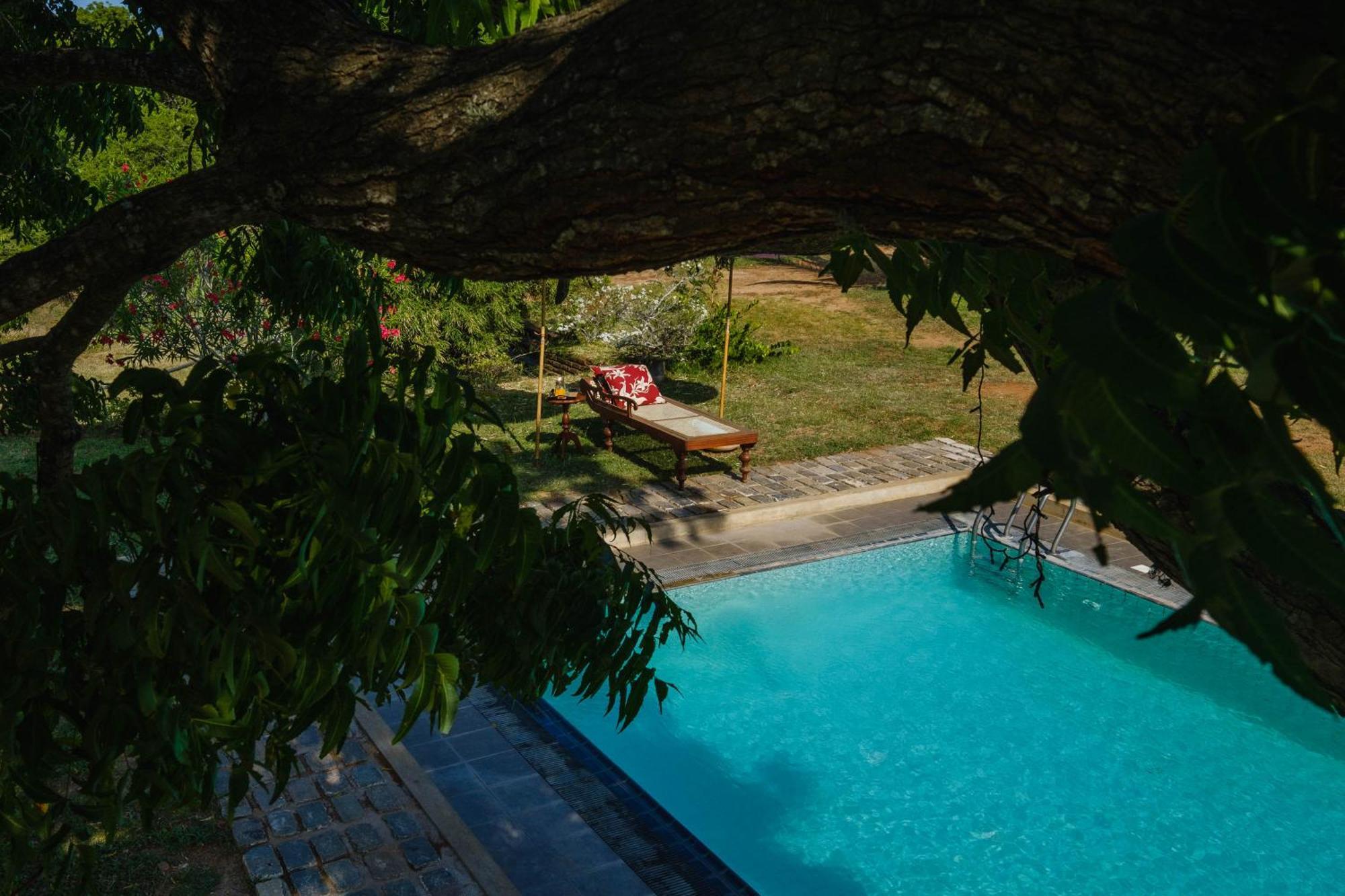 Bed and Breakfast Treasure Rock Kirinda  Exterior foto