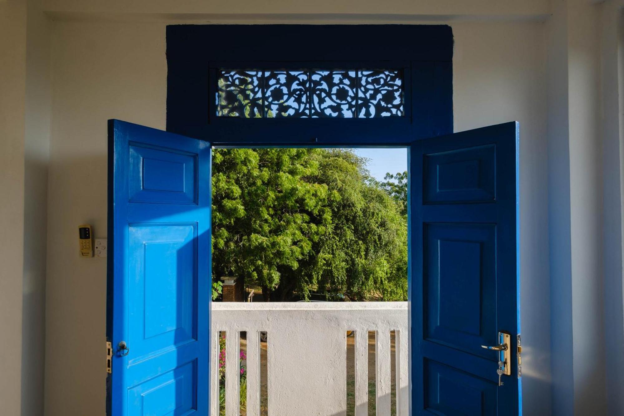 Bed and Breakfast Treasure Rock Kirinda  Exterior foto