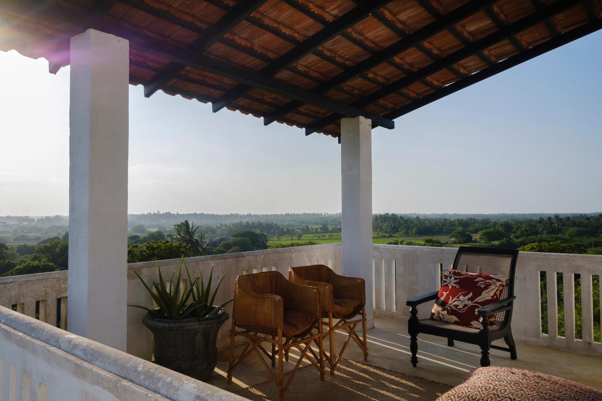 Bed and Breakfast Treasure Rock Kirinda  Exterior foto